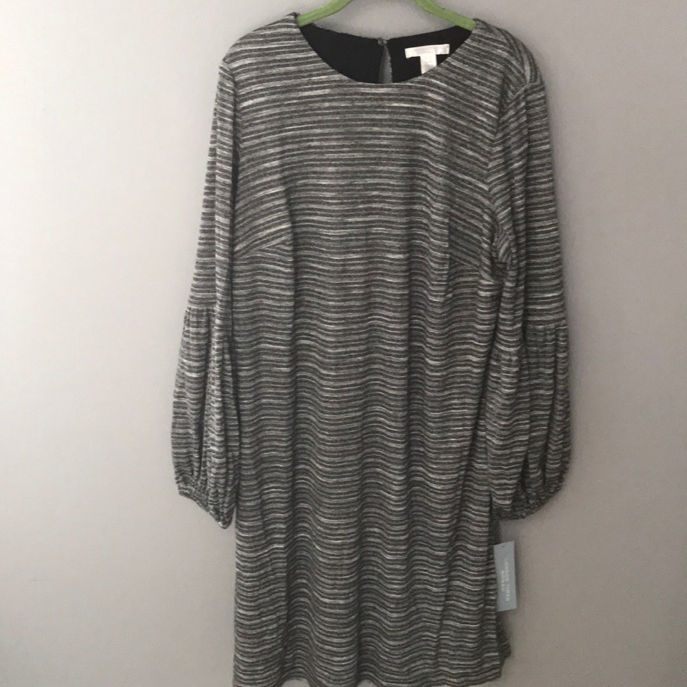 London Time Curve Dress with bell sleeves